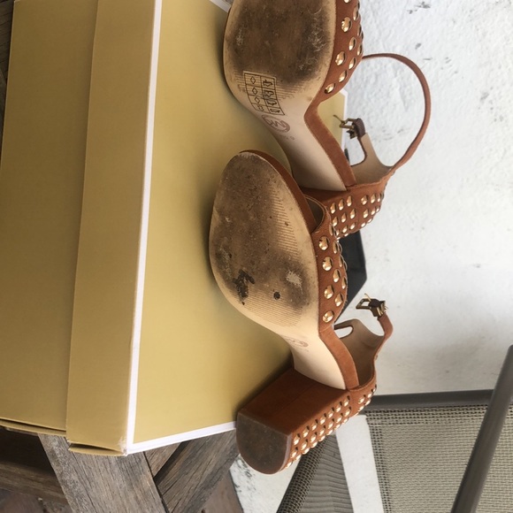 COPY - Suede studded block sandals - Picture 3 of 3